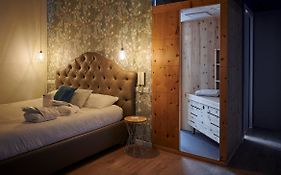 Lainez Rooms & Suites